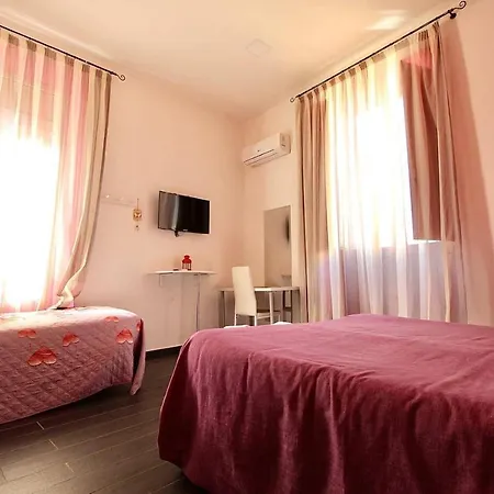 Simsara 2* Naples